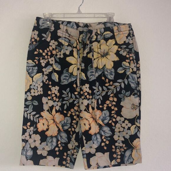 Bermuda shorts size 8 made in Japan Unbranded blue flowers - Picture 1 of 6